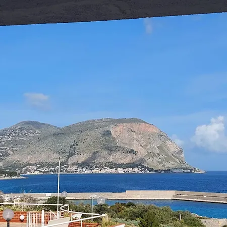 Hola House Mondello アパート *