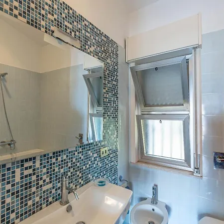 Hola House Mondello 리도 디 몬델로