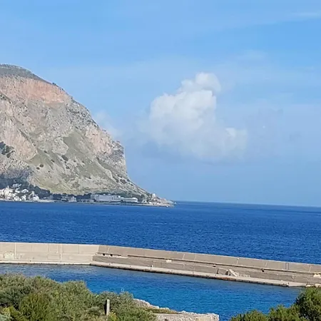 Hola House Mondello 리도 디 몬델로